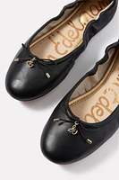 Felicia Flat