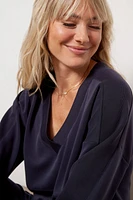 Ari Sleek Pullover