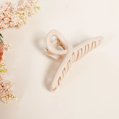 Infinity hair clip