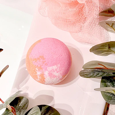 Bath bomb - Hibiscus & guava