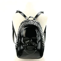 Mochila con calavera en relieve