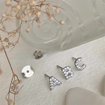 Carrie Initial P Earring