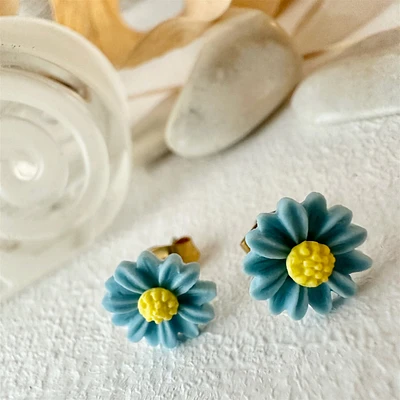 Boucles d'oreilles à tige en forme de marguerite en porcelaine Bellis