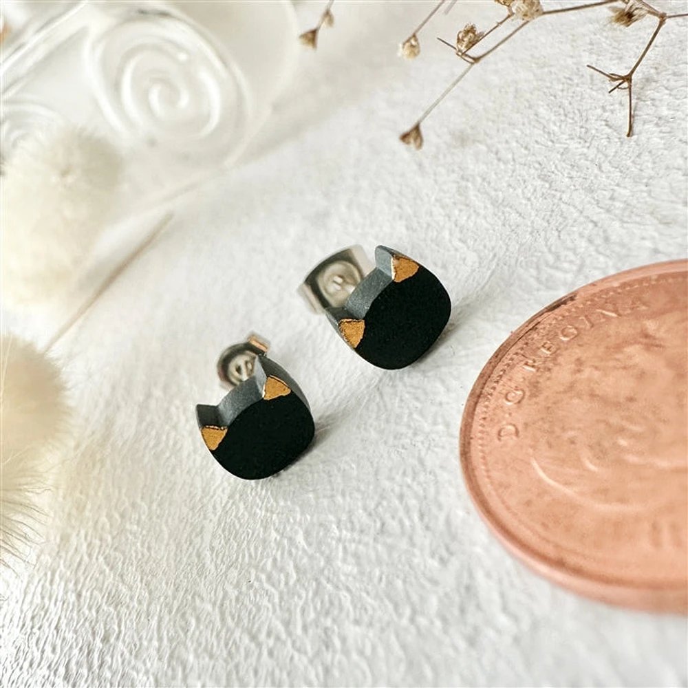 Boucles d'oreilles visage de chat en porcelaine Mew