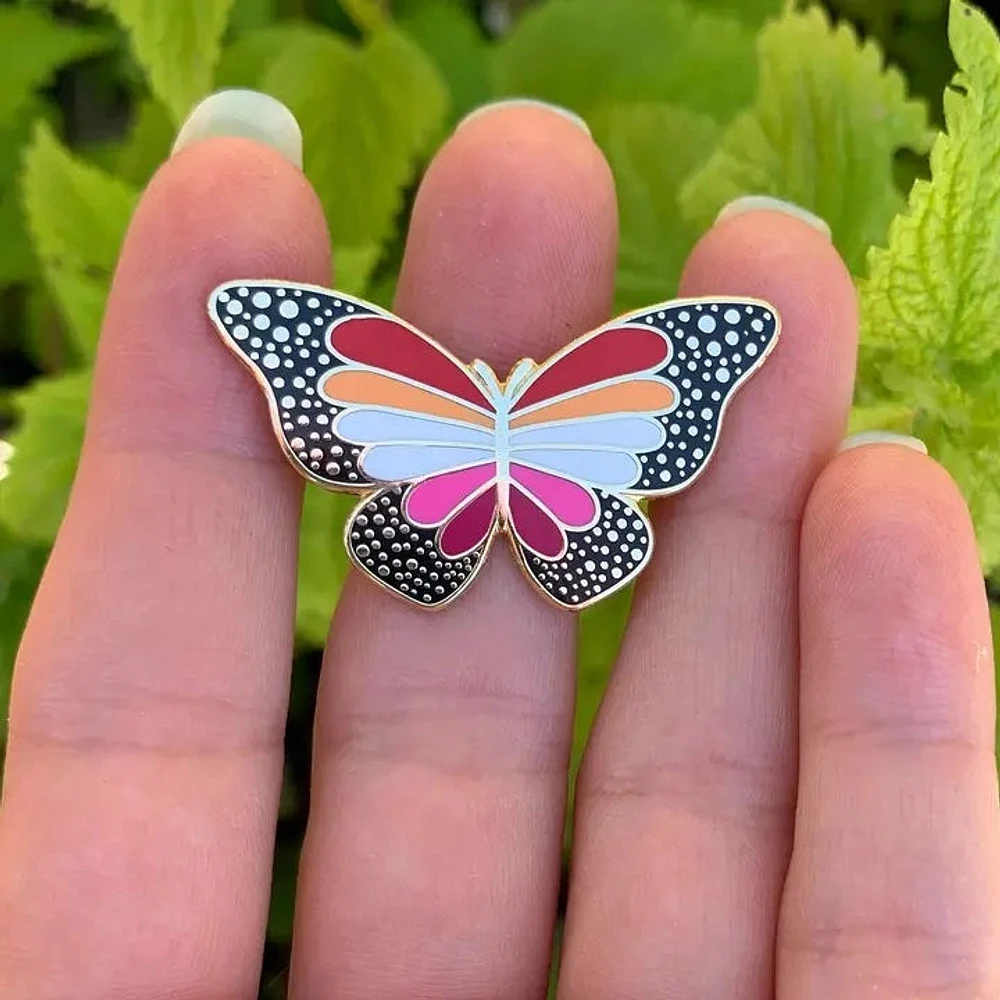 Mariposa del orgullo lésbico Chapa