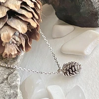 Fesen Pinecone Charm Necklace