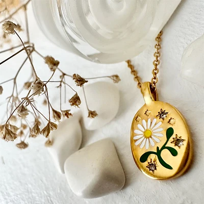 Bellis Daisy Charm Necklace Gold