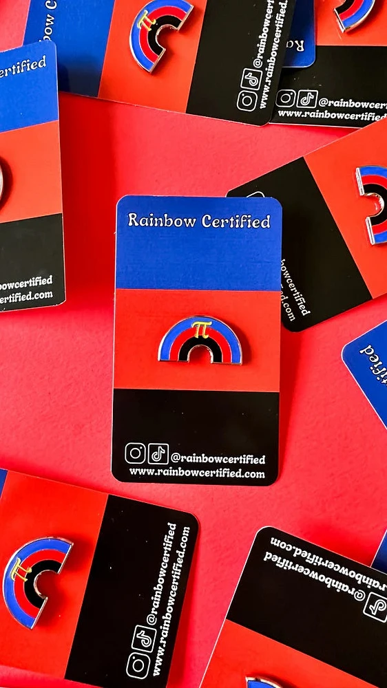 Pin de esmalte arcoíris LGBTQ+ poliamoroso