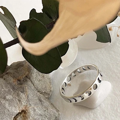 Synodic Moon Phase Band Size 6 Ring