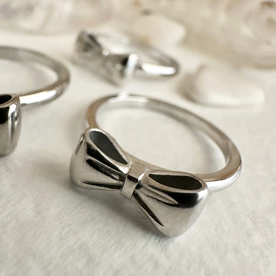 Fontange Bow Ring Size 7