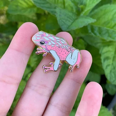 Sapphic Pride Frog Pin