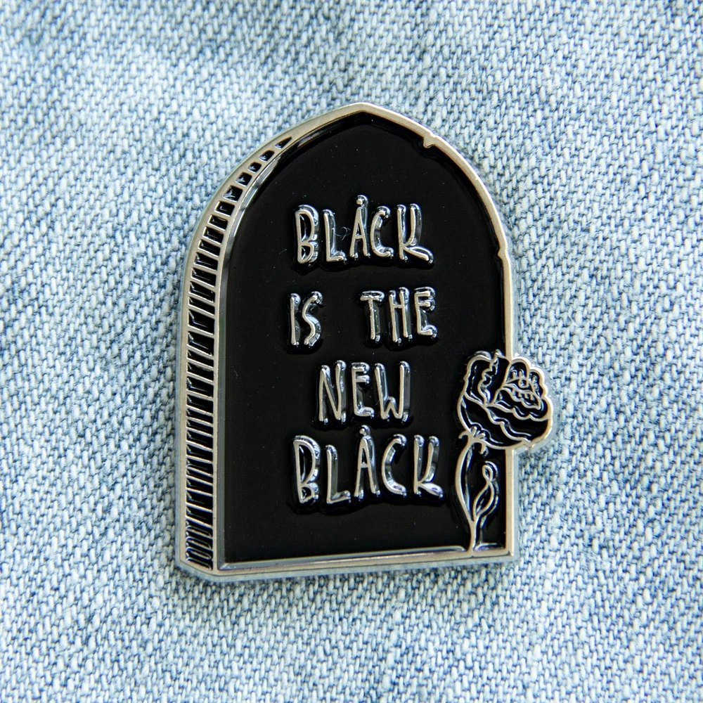 LE NOIR EST LE NOUVEAU PIN NOIR