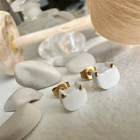 Boucles d'oreilles visage de chat en porcelaine Mew