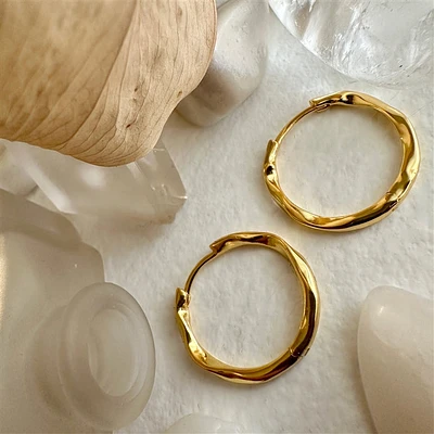 Michio 20MM Textured Hoop Earring