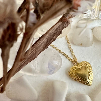 Elizabeth Vintage Heart Shaped Locket