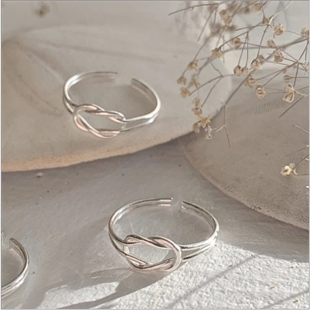 Knotty Sterling Silver Band Toe Ring