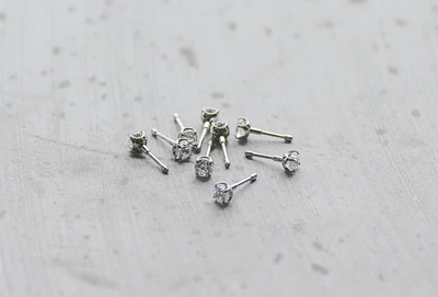 GEMME TI BROCHE 16G 2,5MM CZ