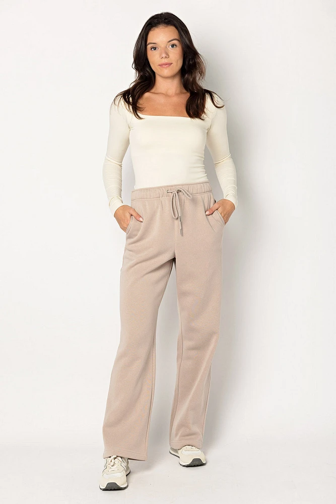 Wide-Leg Sweatpant