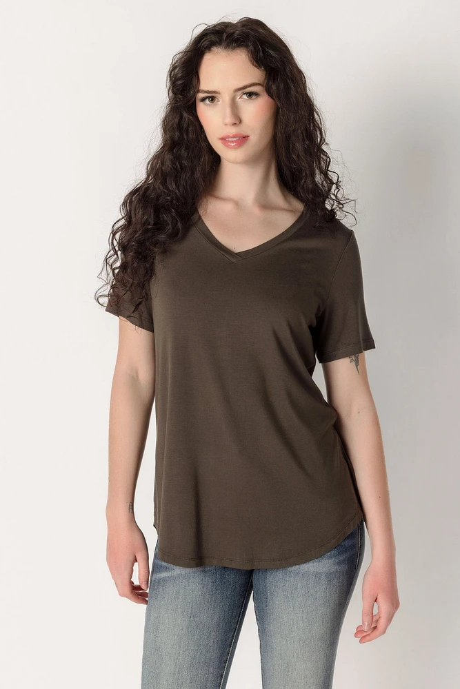 Short Sleeve V-Neck Tee with Shirttail Hem