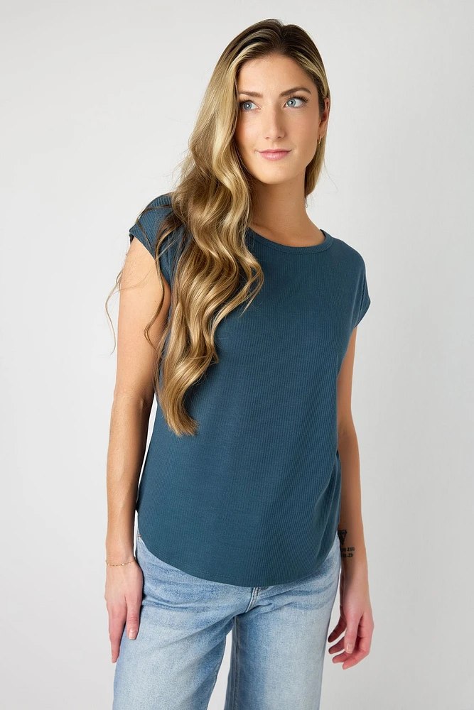 Ribbed Cap-Sleeve Tee with  Shirttail Hem