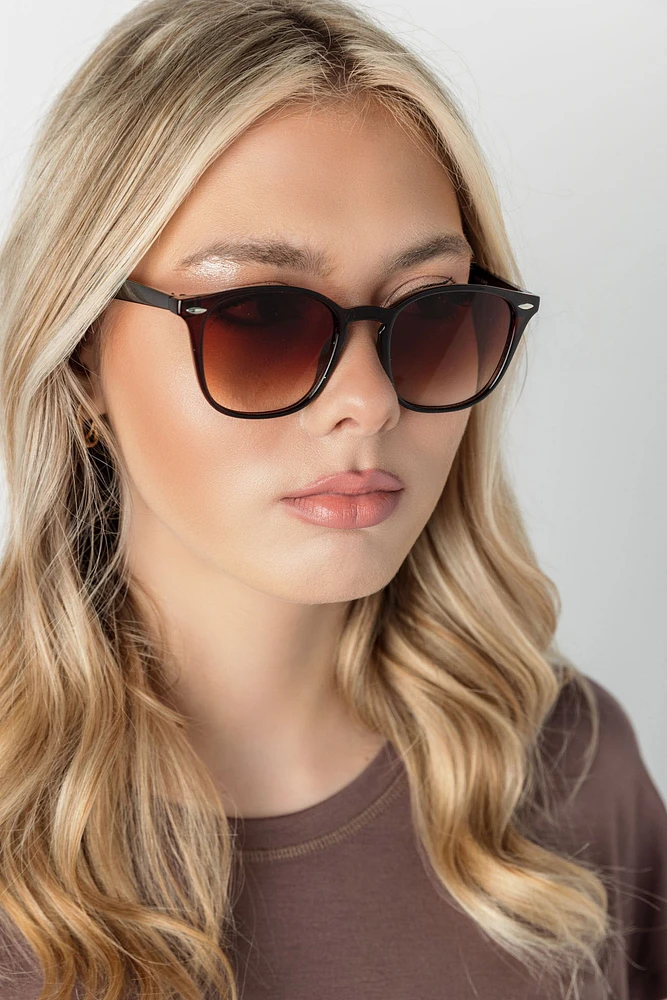 Brown Wayfarer Frame Sunglasses