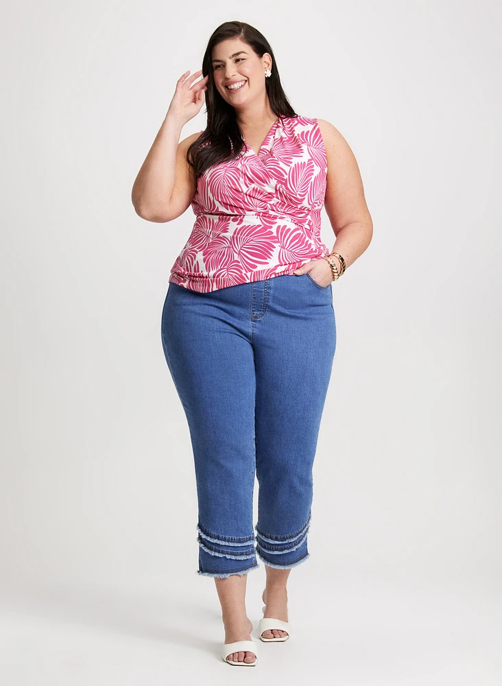 Leaf Print Sleeveless Top & Pull-On Frayed Capri Jeans