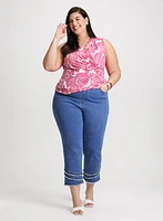 Leaf Print Sleeveless Top & Pull-On Frayed Capri Jeans