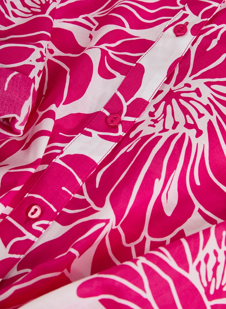 Blouse fleurie nouée à l'avant