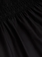Robe ajustée et évasée volantée