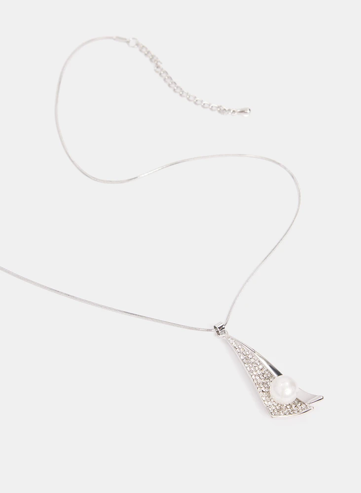 Collier à pendentif en triangle