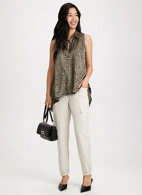 Blouse à motif léopard et pantalon cargo