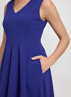 Robe en crêpe à encolure V