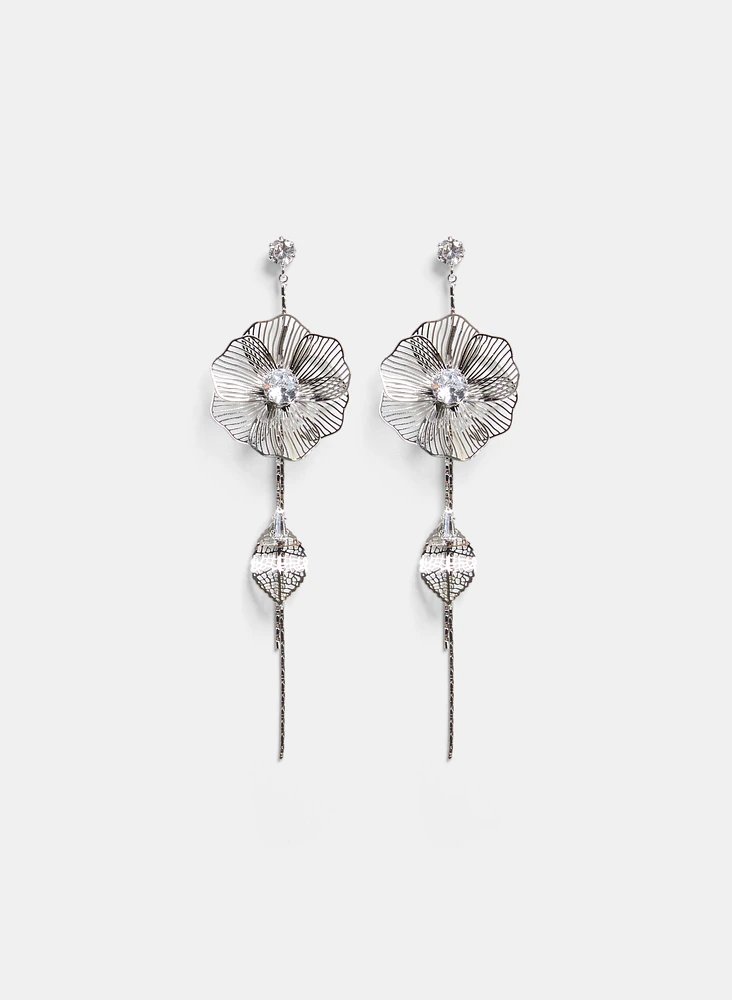 Boucles d'oreilles pendantes à fleur métallique