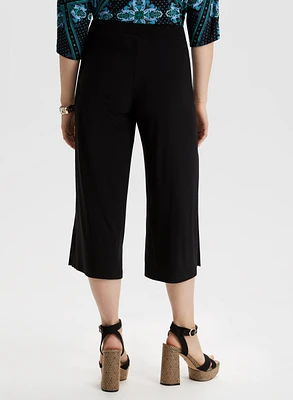 Pull-On Capri Pants