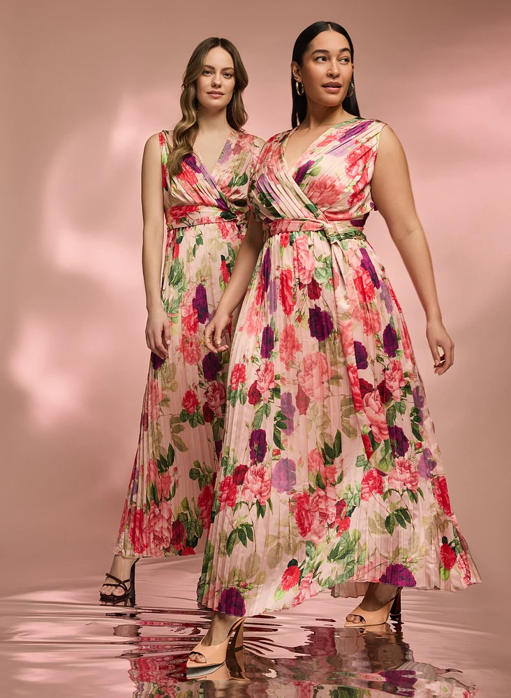 Robe florale en satin