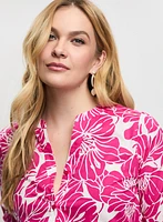 Blouse fleurie nouée à l'avant