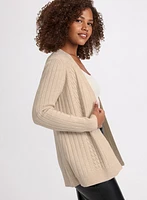 Cardigan à mailles torsadées et perles