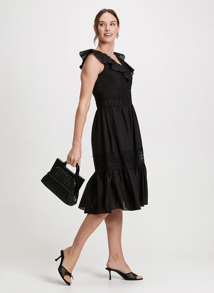 Robe ajustée et évasée volantée