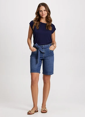 T-shirt orné et short en jean à nouer