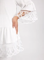 Blouse à volant et broderies décoratives