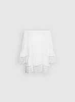 Blouse à volant et broderies décoratives