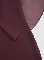 Robe ajustée à effet cape