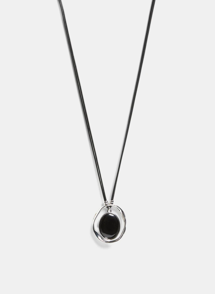 Oval Pendant Necklace