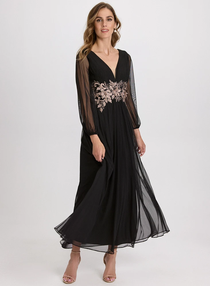 Robe plissée à appliqué floral