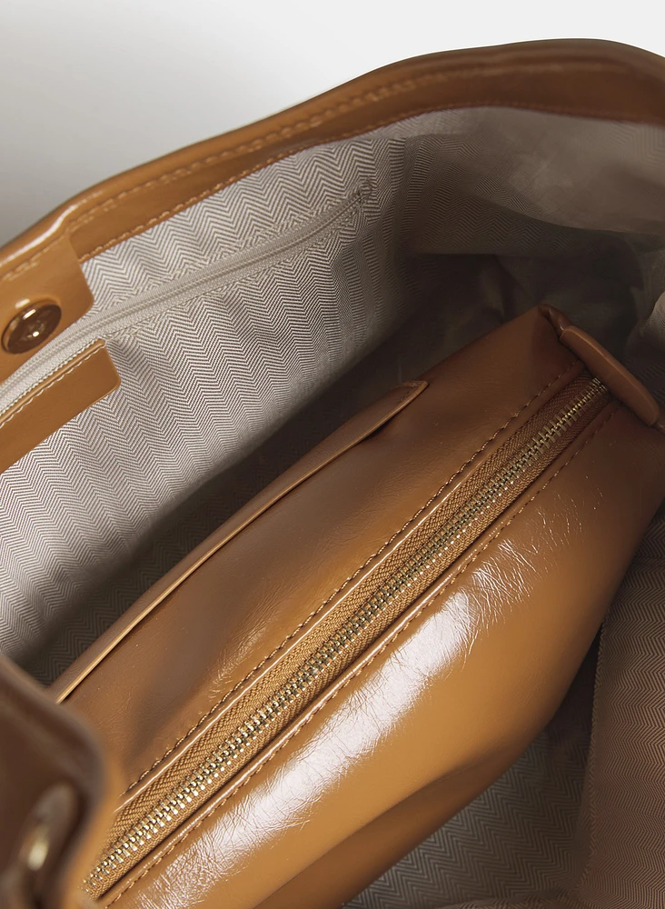 Ensemble sac à main et pochette en cuir végane
