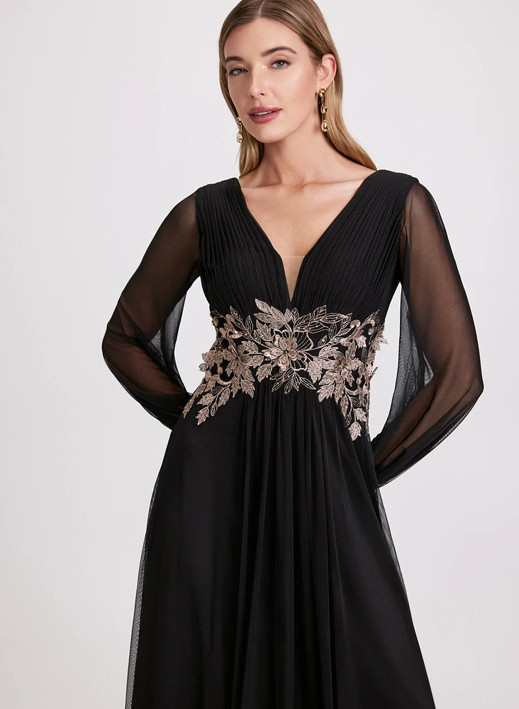 Robe longue à empiècement floral brodé