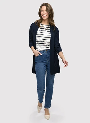 Cardigan mi-long et jean à jambe droite