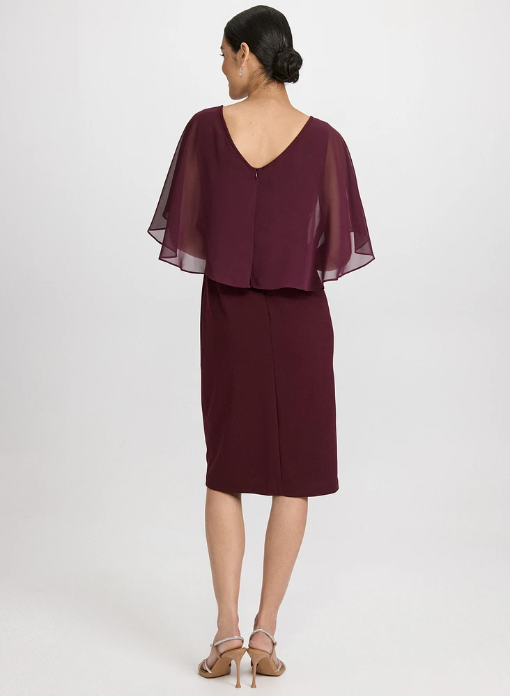 Robe ajustée à effet cape