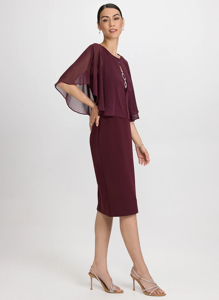 Robe ajustée à effet cape