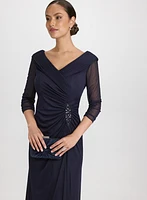 Robe cache-coeur à broche